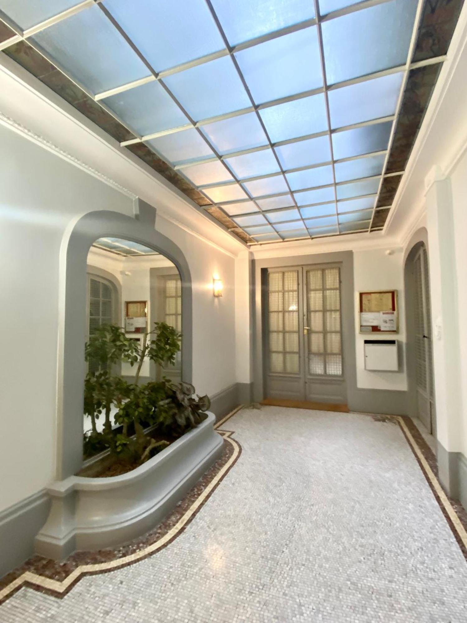 Studio Chic Paris Tour Eiffel Near Eiffel Tower 7Th Floor المظهر الخارجي الصورة